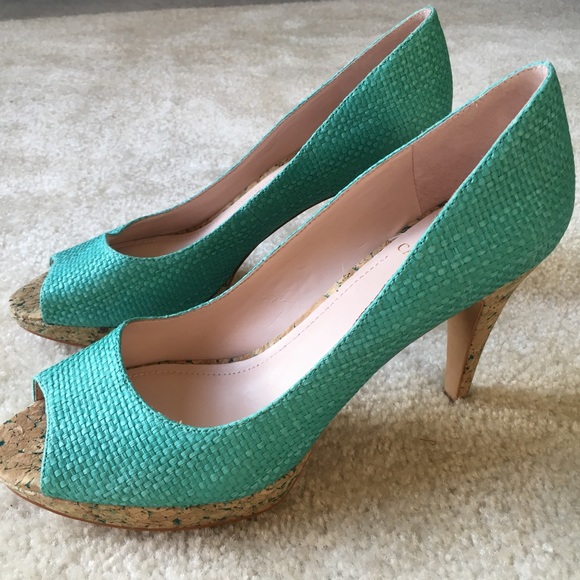 !Sold! NWOB Vince Camuto Teal Heels - Picture 2 of 4